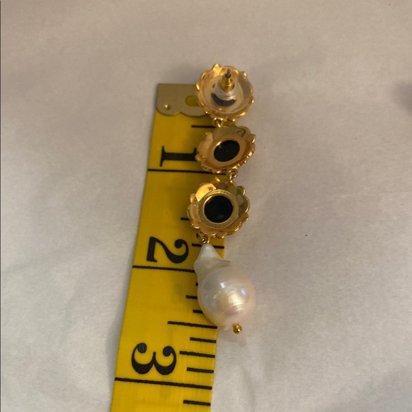 Elegant Gold and Black Pearl Drop Earrings - Picture 3 of 3